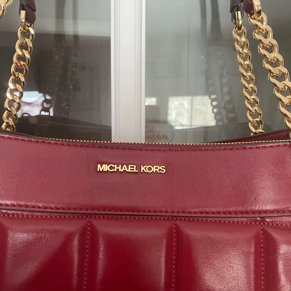 Michael Kors Burgundy Quilted Shoulder Bag - Picture 4 of 12